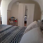 בית נופש Chic Coastal Hill Escape
