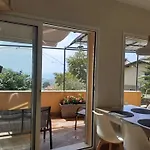Chic Coastal Hill Escape ונטימיגליה
