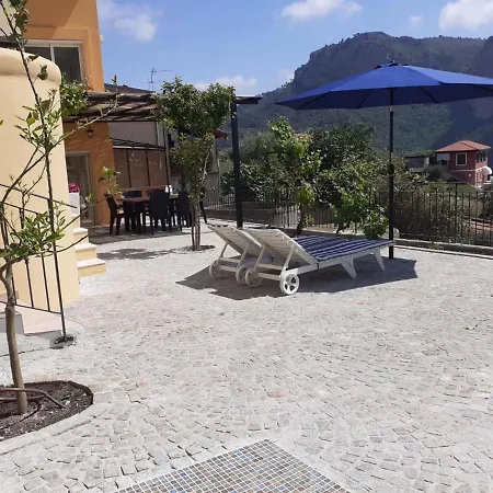 Hébergement de vacances Chic Coastal Hill Escape Vintimille