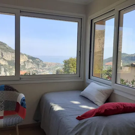 Hébergement de vacances Chic Coastal Hill Escape Vintimille