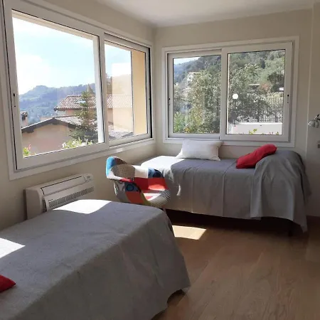 Nyaraló Chic Coastal Hill Escape *