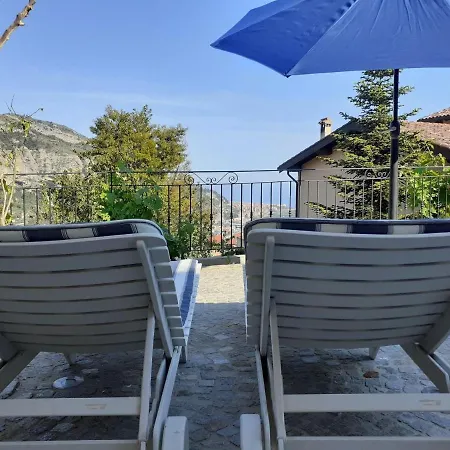 Nyaraló Chic Coastal Hill Escape *